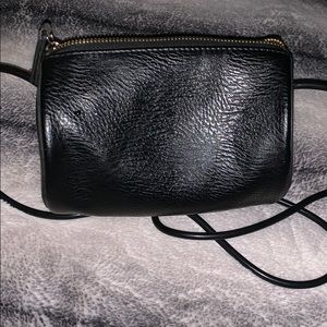 Round crossbody bag